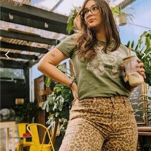 American Eagle Stretch Leopard High-Waisted Stovepipe ankle pant